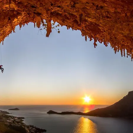 Fatolitis דירה *